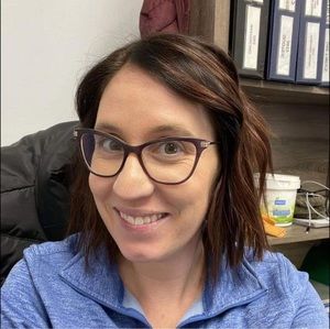 Meet your Posher, Caitlin